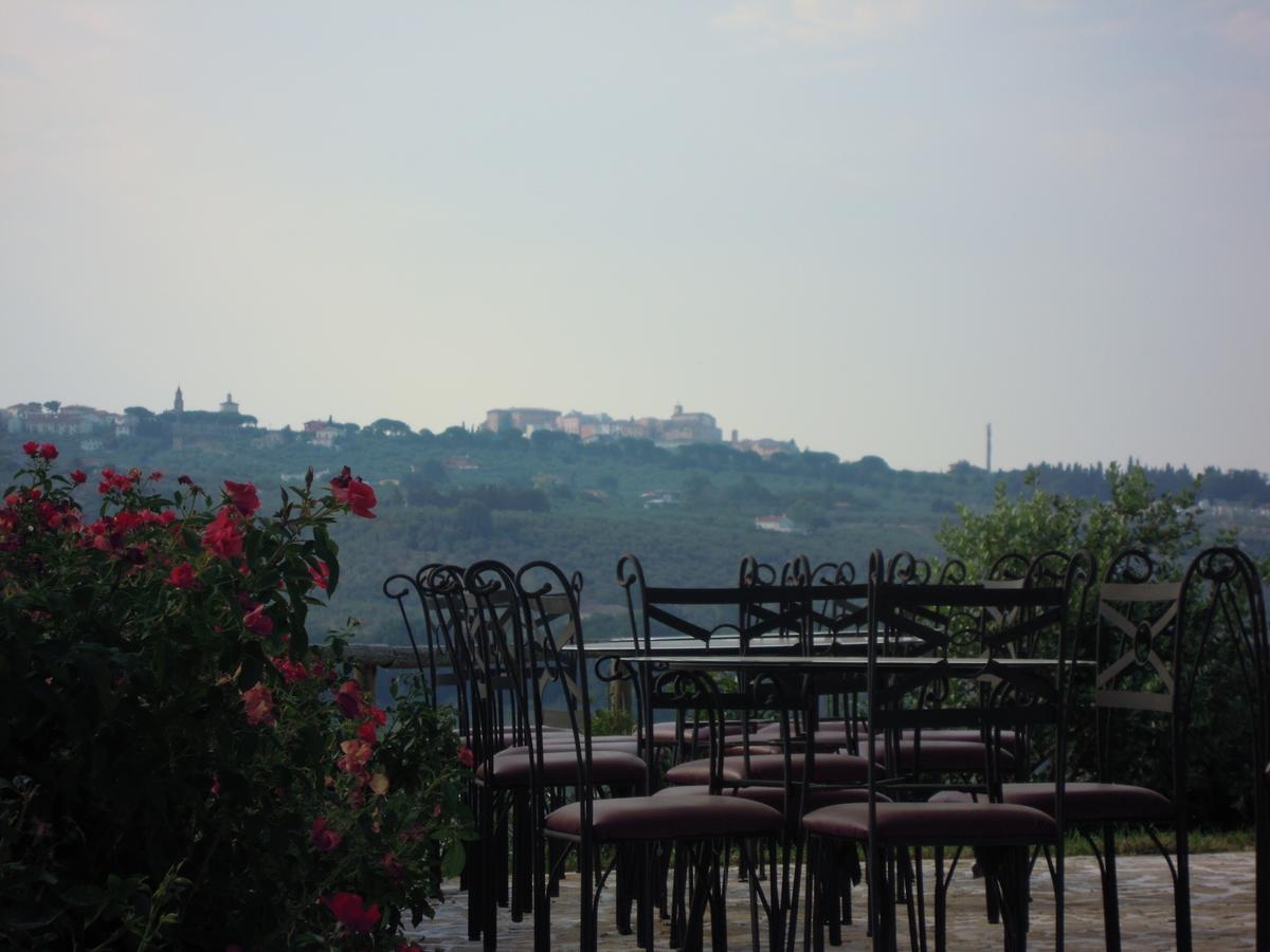 Agriturismo Piccolo Albero Loreto Aprutino Buitenkant foto
